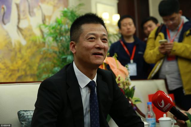 这主要是教办案人员，如何通过犯罪嫌疑人细微的表情动作以及眼神变化，来揣测出对方是否说谎。